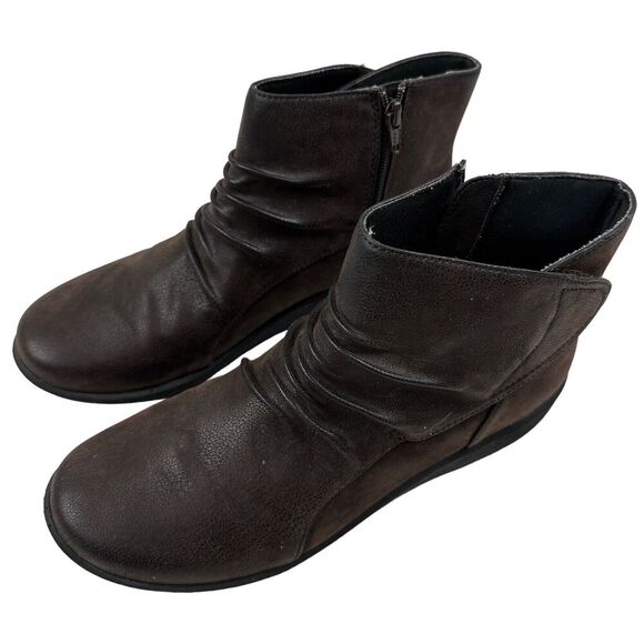 Cloudsteppers by Clarks Brown Sillian Sway Booties Boot Zipper Inside Size 6.5 M - Picture 1 of 9